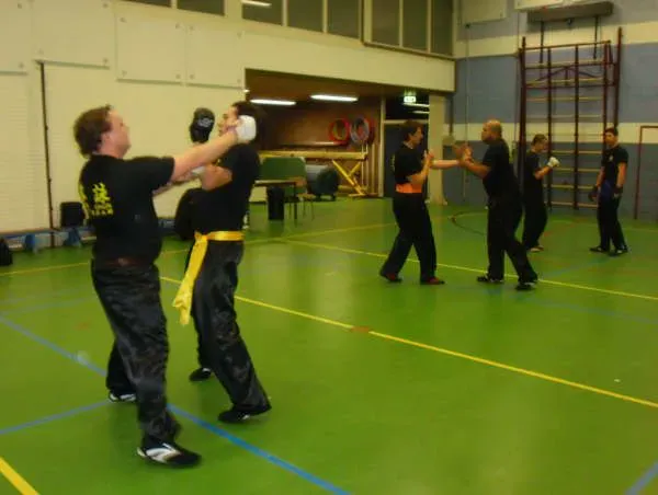 Wing Chun partneroefeningen in de zaal